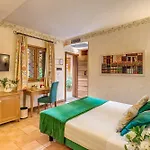 Hotell Santa Maria 3*