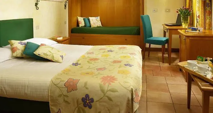 Отель Santa Maria 3*