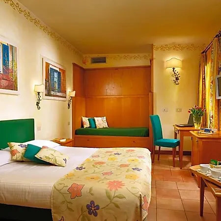 Santa Maria Hotel 3*